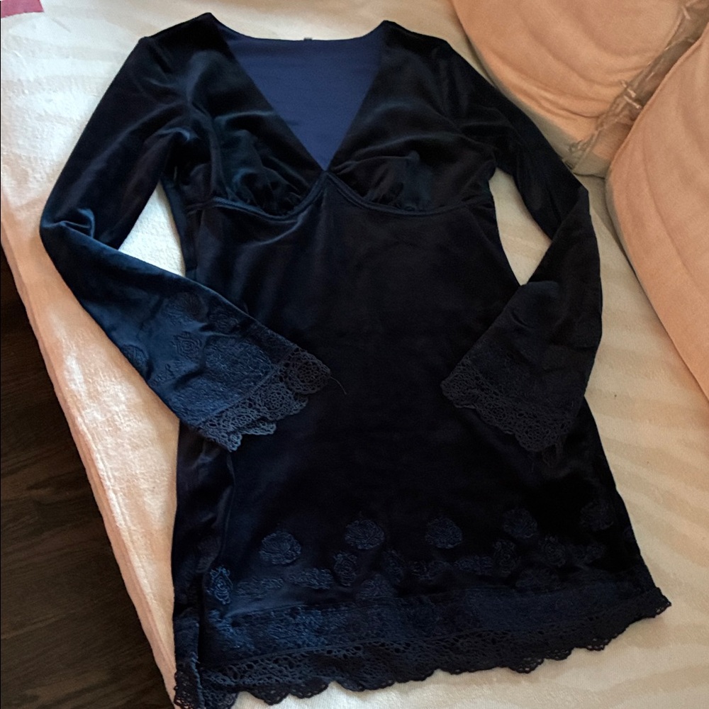 Elegant Dark Blue Lace Dress